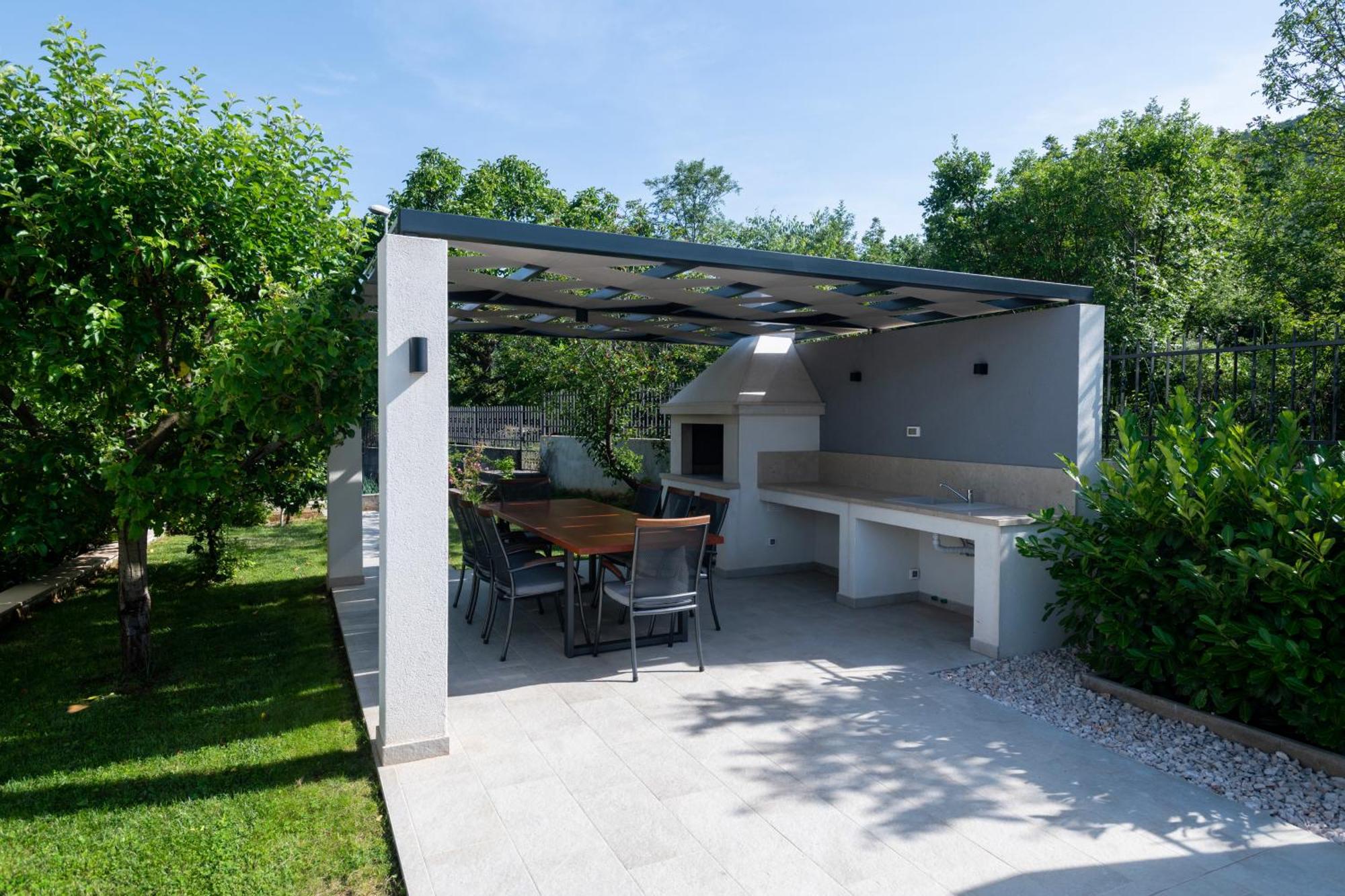 Villa Latica Dicmo Exteriér fotografie